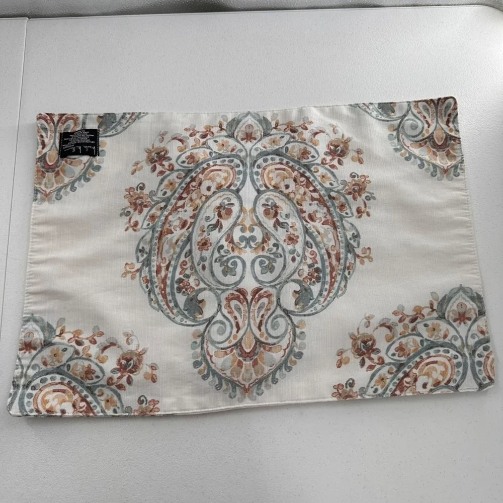 Nicole Miller Home Decorative‎ Place mats set of 2 13x18 Moroccan paisley read c